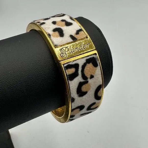 Bundle of 3 Cuff Bracelets Animal Print is Plunder Unique and very cool . - Picture 8 of 16